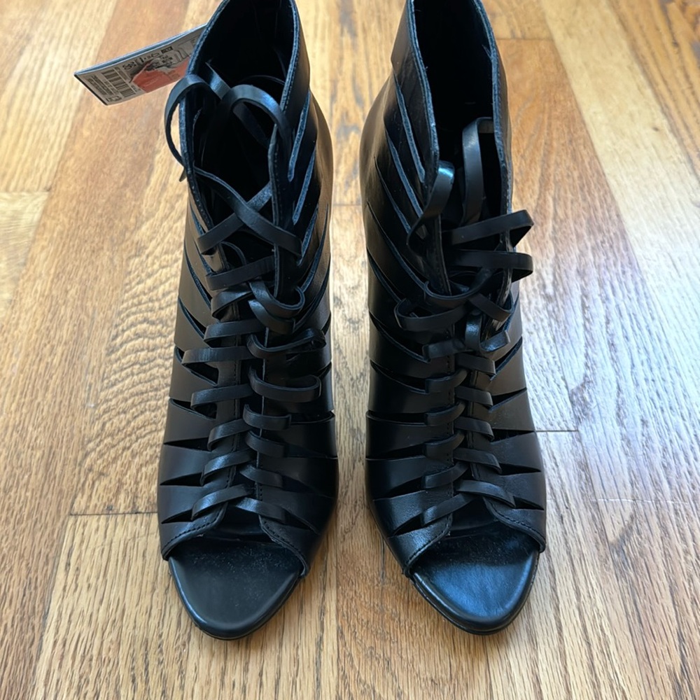 NWT ZARA LACE UP HEELS